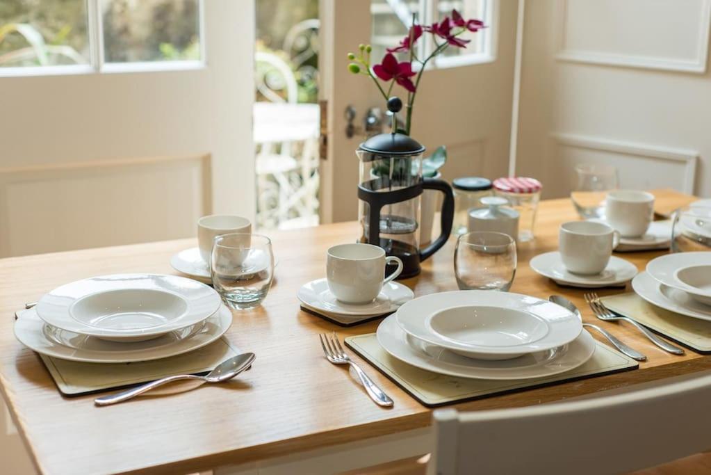 Self Catering , City Centre Apartment With Parking Эдинбург Экстерьер фото